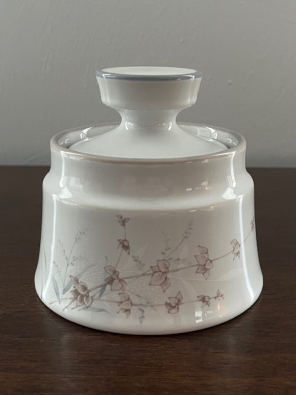Noritake Stoneware Sugar Bowl with Lid Woodstock Pattern Floral